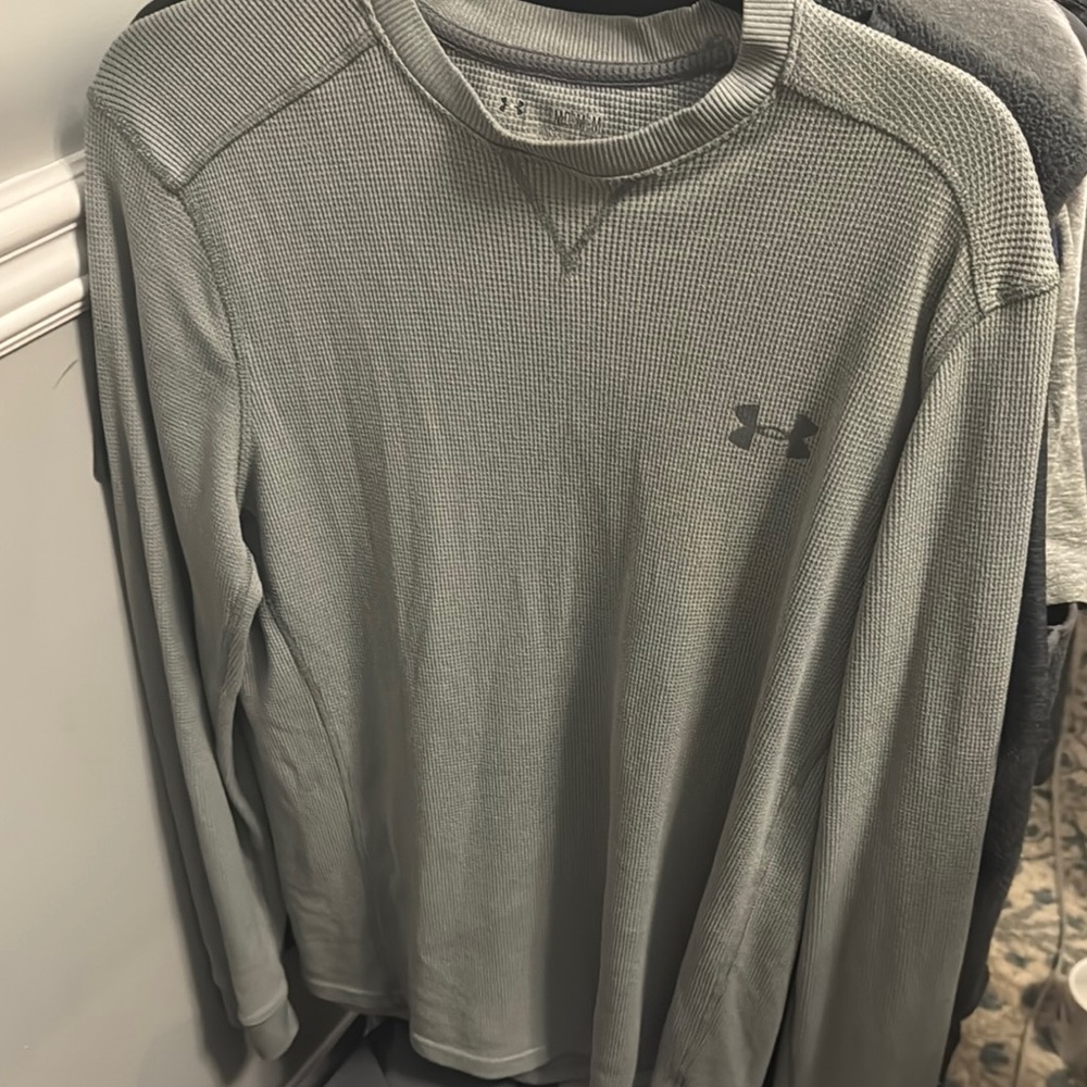 Under Armour Light Gray Thermal Long Sleeve